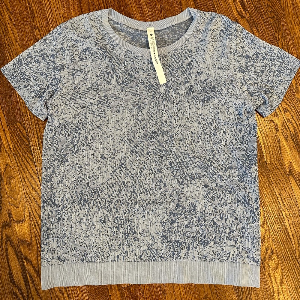 Lululemon Swiftly Breathe Relaxed-Fit Short Sleeve Size 8